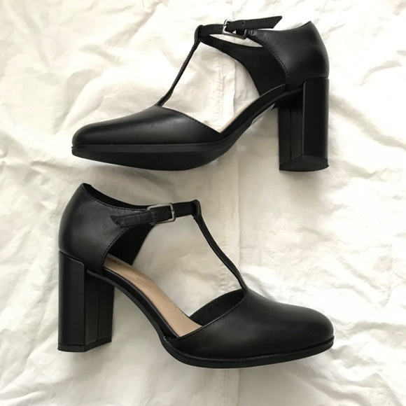 Clarks Freva85 T-Bar Black Pump Heels Leather Upper Size 6.5 Medium Width - Picture 2 of 16